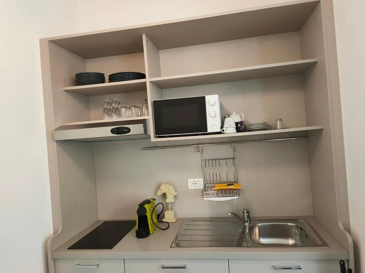 Iris Ar Holiday-Home Peschiera del Garda 0*,  Italy