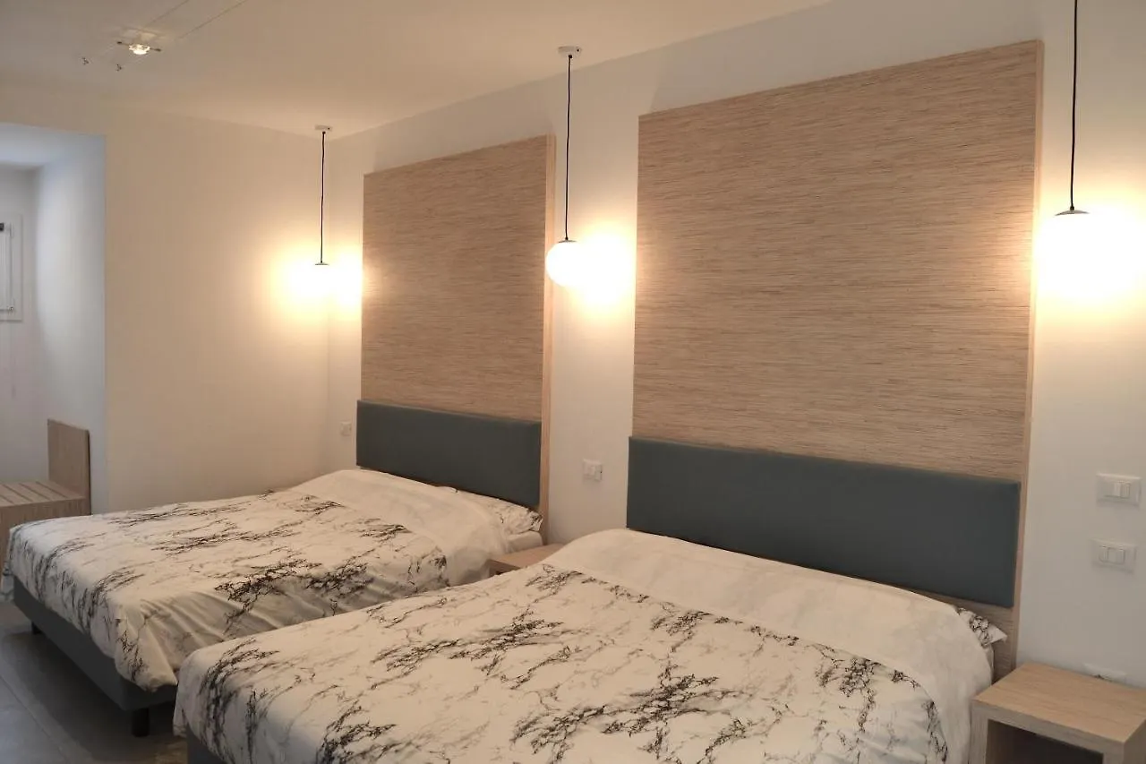 Apartament Iris Ar Holiday-Home Peschiera del Garda