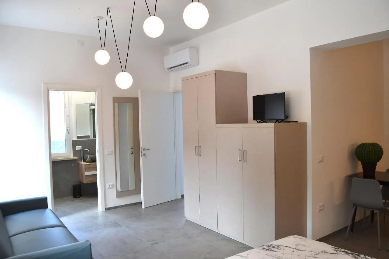 Apartament Iris Ar Holiday-Home Peschiera del Garda