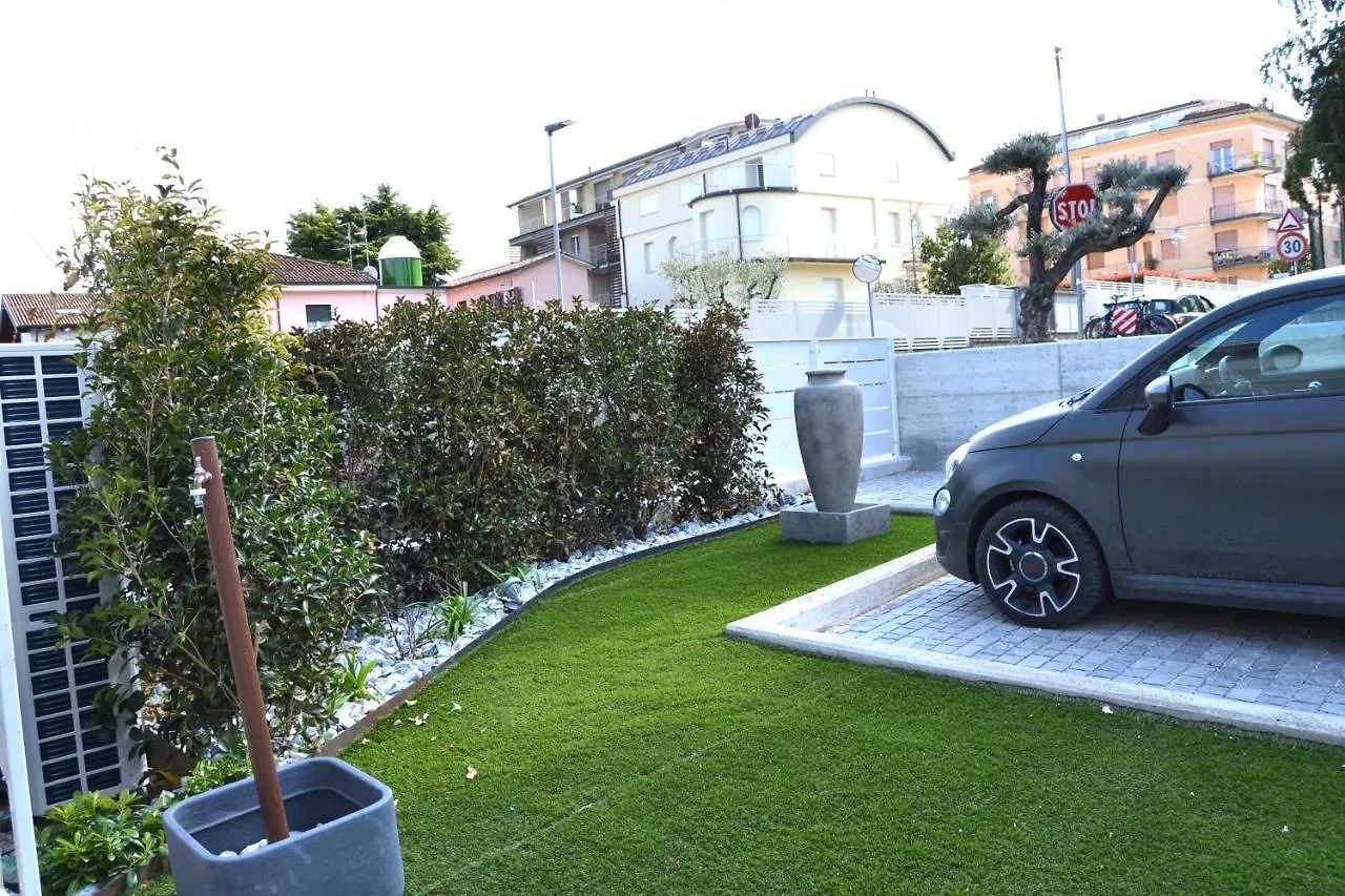 Iris Ar Holiday-Home Peschiera del Garda Olaszország