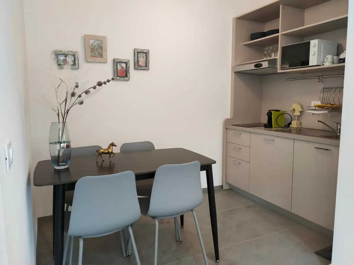 Apartament Iris Ar Holiday-Home Peschiera del Garda Włochy