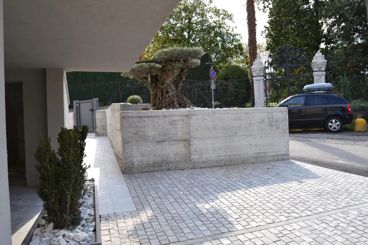 Iris Ar Holiday-Home Peschiera del Garda Apartament