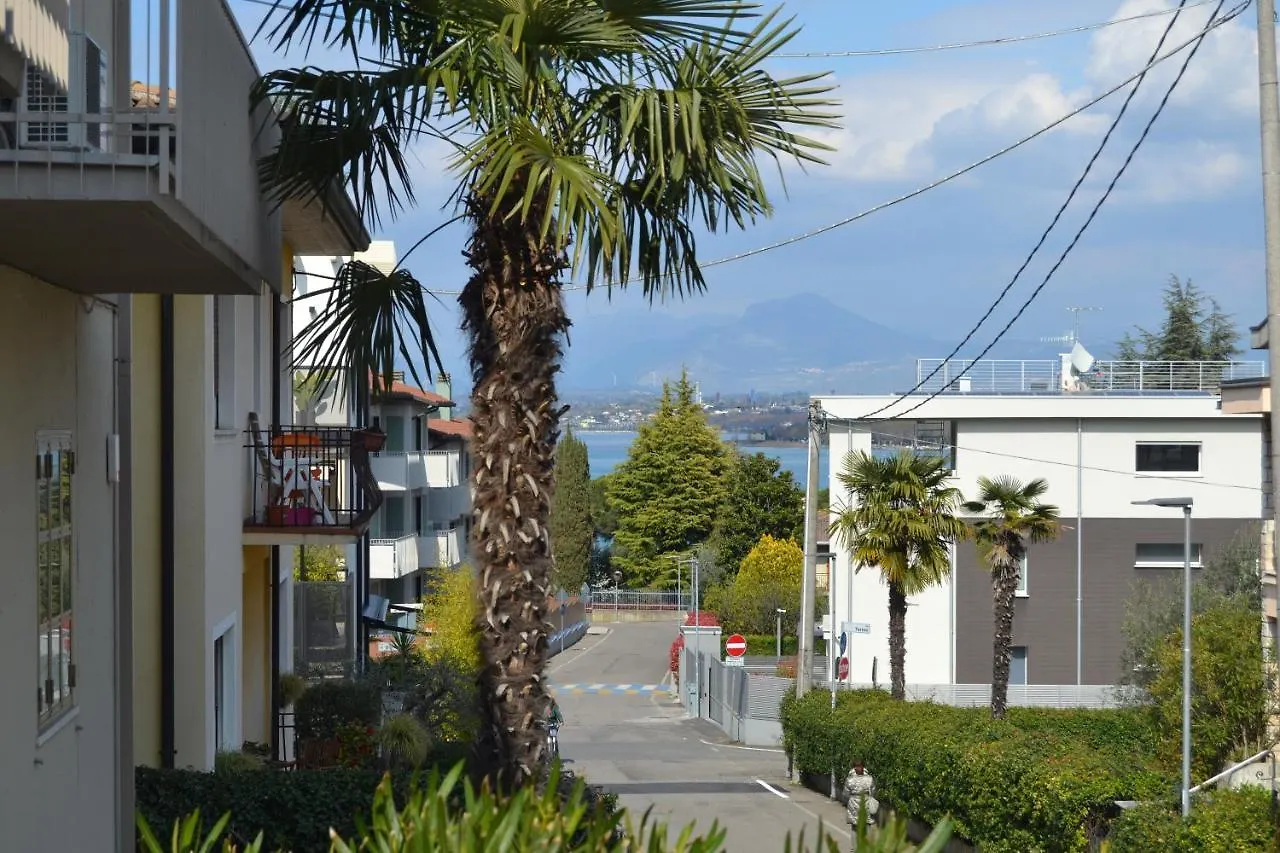Apartament Iris Ar Holiday-Home Peschiera del Garda Włochy