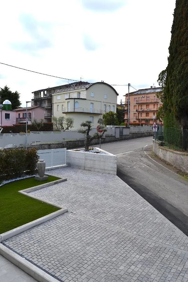 Apartament Iris Ar Holiday-Home Peschiera del Garda